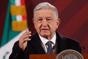 López Obrador pide no votar por DeSantis ante ley antiinmigrantes de Florida