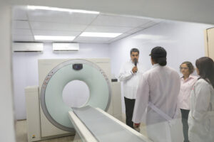 Maduro: Tiene que llegar al 100% la recuperación de los centros de salud en el país - Yvke Mundial