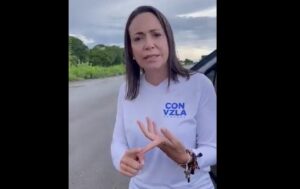 María Corina Machado denuncia que colectivos armados impiden su paso hacia Valle de la Pascua
