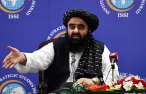 Ministro de Exteriores de los talibanes se reunirá con representantes de EE.UU. en Doha