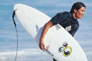 Muere el surfista Mikala Jones a los 44 aos tras un accidente durante un entrenamiento en Indonesia