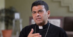 Obispo nicaragüense Rolando Álvarez regresa a la cárcel