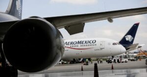 Personal del AICM dañó accidentalmente el motor de un avión de Aeroméxico