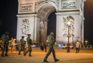 Protestas aminoran en Francia donde se mantiene amplio despliegue de seguridad