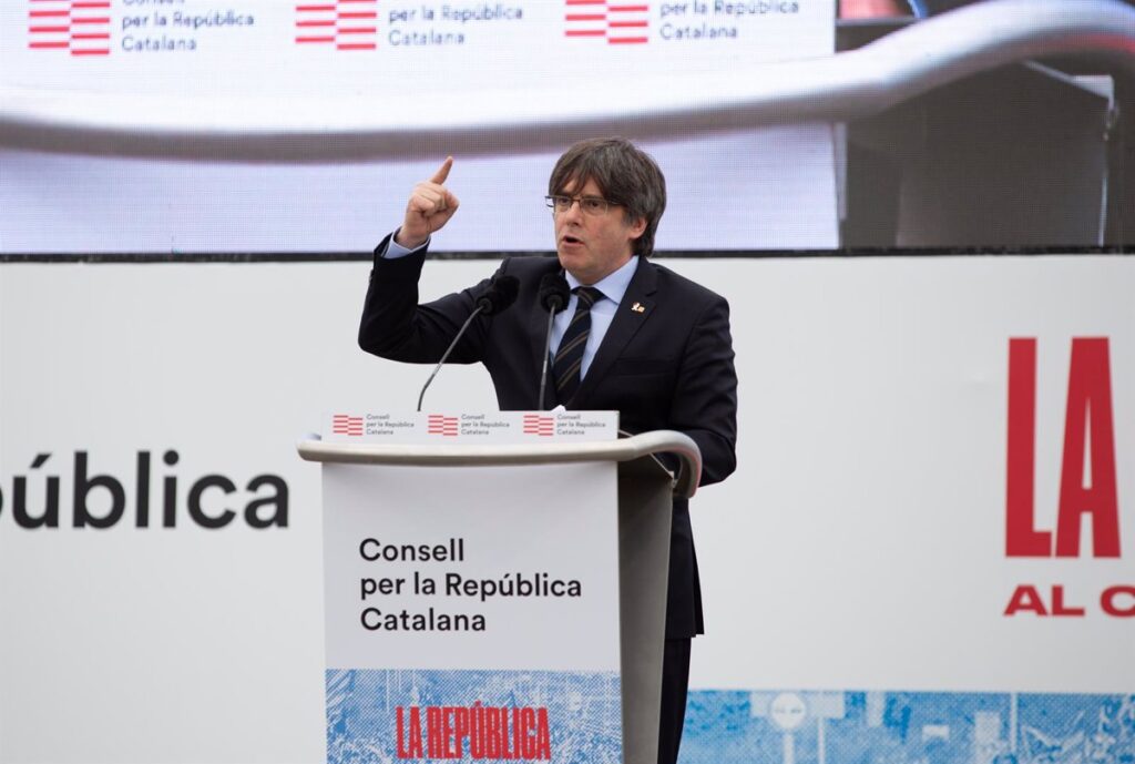 Puigdemont asegura que el "chantaje político" no hará que Junts vote a favor de Pedro Sánchez
