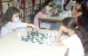 Realizan torneo de ajedrez Femenino en el Liceo Vargas