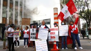 Reportan ocho heridos y seis detenidos en protestas en Lima contra el gobierno de Dina Boluarte