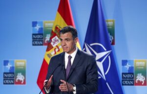 Sánchez acusa a Feijóo de tratar de "socavar la confianza de los españoles en la democracia" con sus palabras sobre Correos