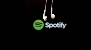Spotify, Booking y Glovo amenazan con subir los precios por la fiscalidad digital europea