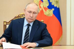 Sudfrica pide que Lavrov acuda a la cumbre de los BRICS en lugar de Putin para no arrestarlo, pero Mosc se niega