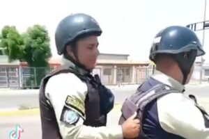 Suspendidos los funcionarios de Polimaracaibo que espicharon los cauchos a un ciclista