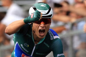 Tour de Francia: Jasper Philipsen, el sprinter intratable, suma la cuarta en Moulins