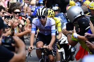 Tour de Francia: La polmica moto que fren a Pogacar y el secreto del triunfo de Carlos Rodrguez: "El BMX ha ayudado"