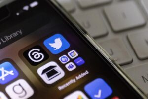 Twitter amenaza a Meta por supuesta "apropiación indebida" tras lanzar Threads