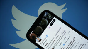Twitter cambiará a su icónico pájaro azul por «un logotipo X»