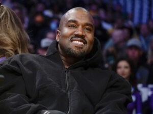 Twitter reactiva la cuenta de Kanye West tras ocho meses de suspensión