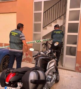Un hombre mata a su mujer en Antella (Valencia) delante de su hijo menor y después se suicida