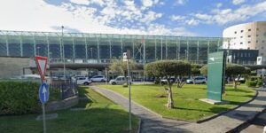 Un incendio obliga a cerrar el aeropuerto internacional de Catania en Italia