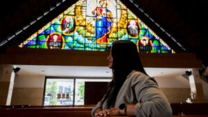 "Un sacerdote me violó y me obligó a abortar": la doble denuncia en uno de los mayores escándalos de pederastia de Colombia