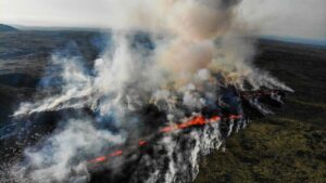 VOLCÁN ISLANDIA| Islandia abre al público el entorno del volcán que ha entrado en erupción