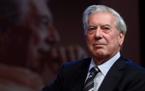 Vargas Llosa es hospitalizado por segunda vez en Madrid por COVID-19