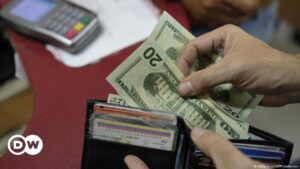 Venezuela registra una inflación anual de casi 430 % – DW – 06/07/2023
