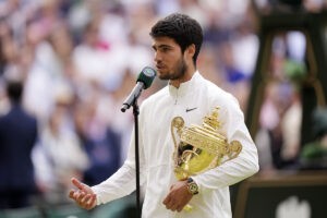 Wimbledon: Abrazos al rey, besos a la familia y halagos a Djokovic: "Estoy enamorado de la hierba"