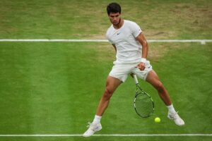 Wimbledon: Alcaraz, a por el 'tiranicidio' ante Djokovic: "Vamos a intentar que se asle del telfono"