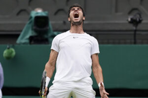 Wimbledon: Alcaraz derriba a otro gigante y se planta por primera vez en cuartos