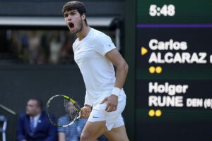 Wimbledon: Alcaraz impone su madurez ante Rune y disputar contra Medvedev sus primeras semifinales del torneo