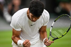 Wimbledon: Carlos Alcaraz desarbola a Medvedev con una espectacular actuacin y reta a Djokovic en la final