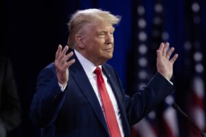 Trump afirma que va a ser "imposible" un juicio justo contra él en Washington DC