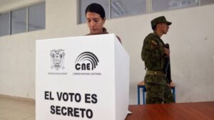 #ANÁLISIS Asambleísta ecuatoriano considera "frágil" el escenario político