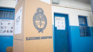 Abren los centros de votación para las elecciones primarias en Argentina