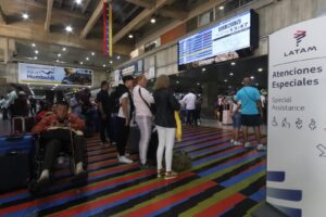 Aerolínea Latam reanuda operaciones en Venezuela con vuelos diarios entre Caracas y Lima