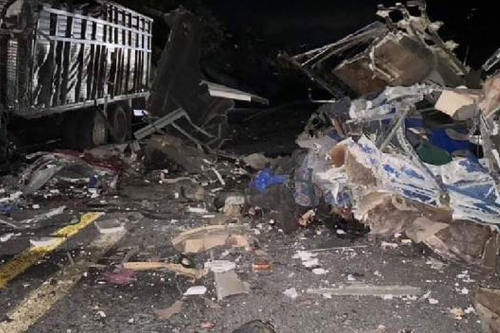 Al menos 15 muertos tras accidente de un autobús con venezolanos en México