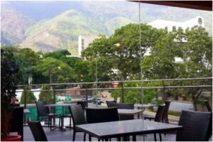 Al menos 25 restaurantes cerraron durante los primeros seis meses de 2023 en Caracas (+Video)