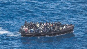 Al menos 41 inmigrantes mueren ahogados frente a la isla italiana de Lampedusa
