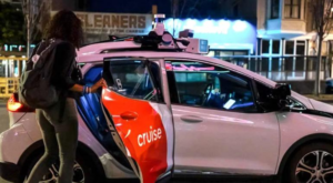 Aprueban que taxis sin conductores circulen en California