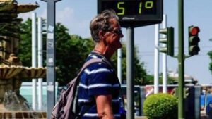 Aseguradoras de viajes plantean ofrecer pólizas por olas de calor a sus clientes británicos