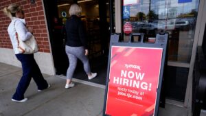 Bajan las solicitudes semanales por desempleo en EEUU
