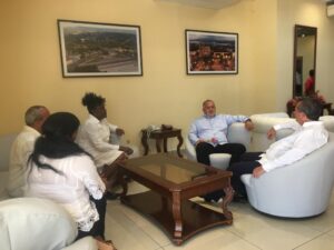 Cabello viaja a Cuba para "fortalecer lazos" con el Partido Comunista