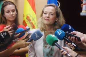 Calviño esgrime que sólo "una apuesta fuerte" como elegirla a ella puede propiciar que España opte a presidir el BEI