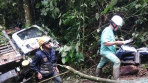 Camión rodó por un abismo de más de 90 metros en Antioquia - Medellín - Colombia