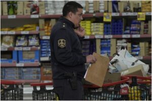 Decenas de personas detenidas en Argentina por participar en saqueos a tiendas y supermercados (+Video)