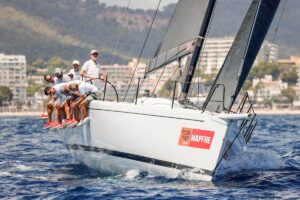 El 'Aifos' de Felipe VI se impone en la regata costera de la Copa del Rey MAPFRE