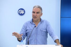 El PP enmarca en la "normalidad democrática" la reunión de Feijóo con Abascal pero insiste en la discreción