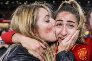 El emotivo mensaje de la futbolista Olga Carmona, quien perdió a su padre tras ganar la copa del mundo