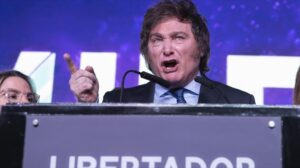 El ultraderechista Javier Milei gana las elecciones primarias en Argentina