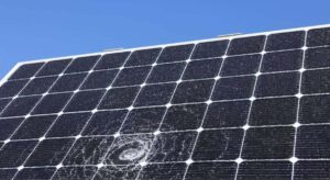 En Sudáfrica están instalando paneles solares "rotos" para evitar que los roben